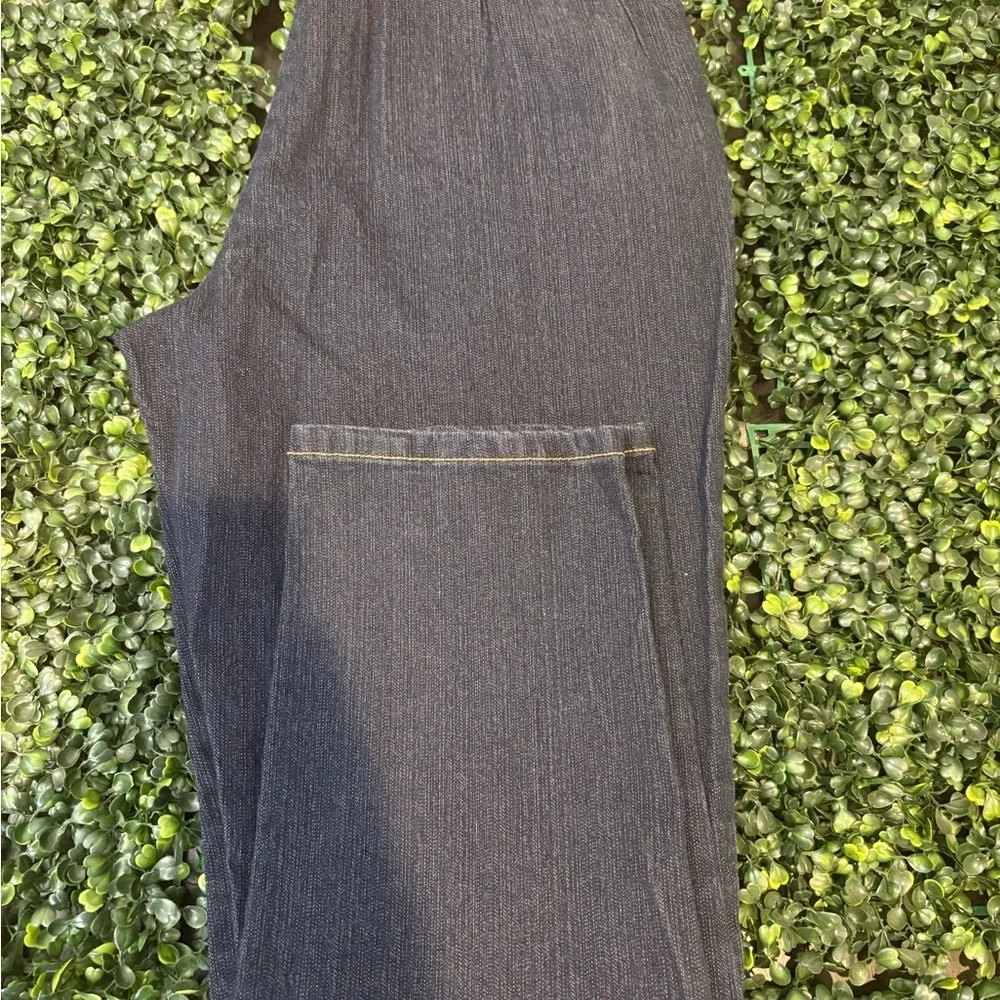 Laura Scott - Picture 4 of 14